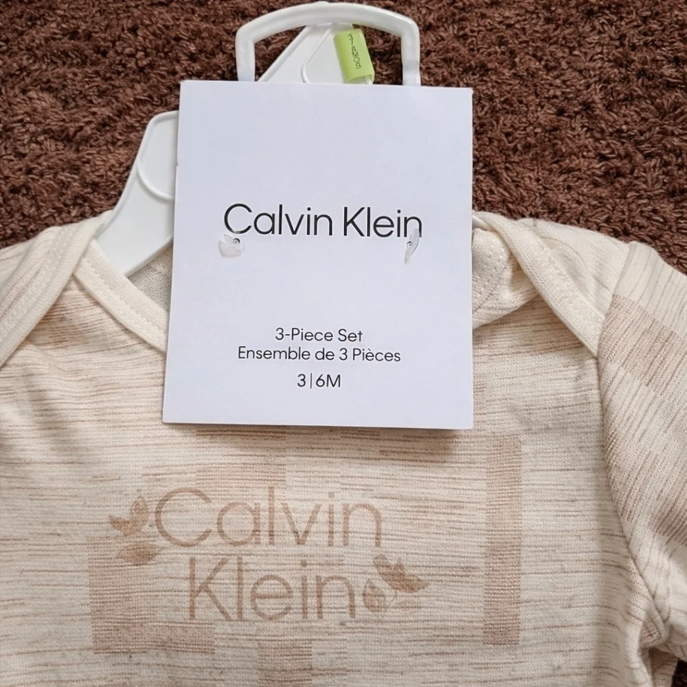 Calvin Klein 3 Piece Set Soft Beige 2 Bodysuits & Pants 3-6 M - New with Tags